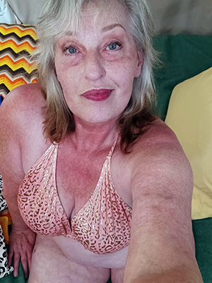 nice cute mom selfie