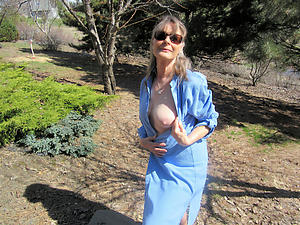 naked mature granny lady