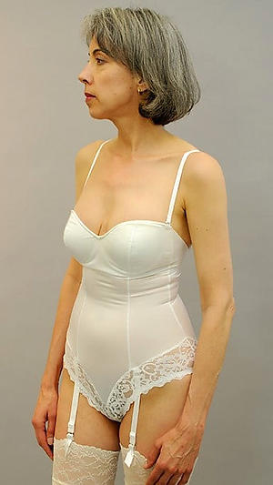 elegant older women reticent pics