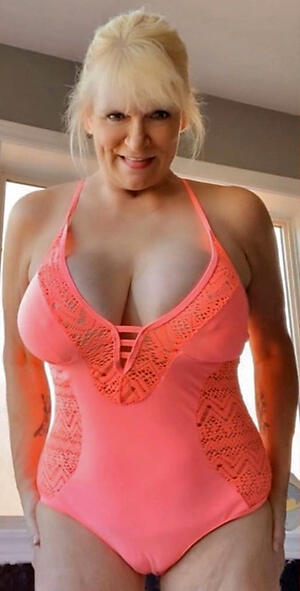 xxx pictures of blonde matured granny