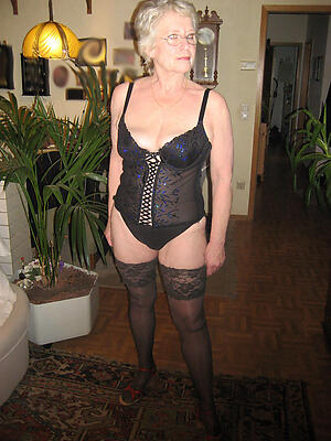 free pics of grannies wearing stockings