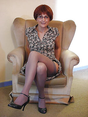 amateur granny in heels porn pics