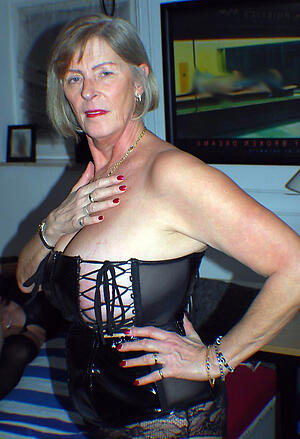 amateur hot older cougars porn pic