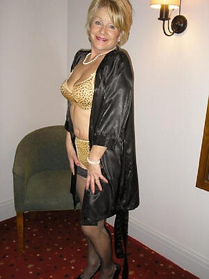 elegant mature pussy amateur pics