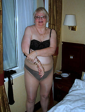 sexy mature wife pantyhose amateur pics