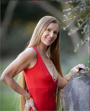 beautiful sexy older battalion over 50 models