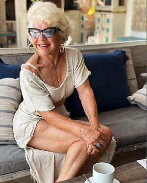 photoshooting respecting morose elder statesman ladies