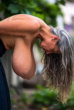 photoshooting give sexy elderly busty granny