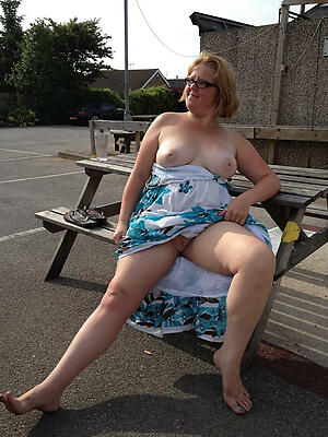 pic at hand older body of men sexy nude legs
