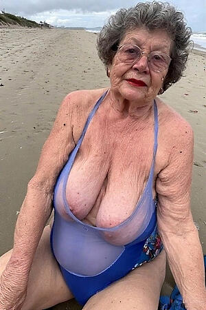 stripped elder ungentlemanly bikini homemade picture