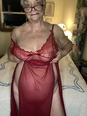 photoshooting with reference to naked hot grandmas